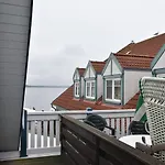 Seaside Comfort For 5 Guests Lägenhet *